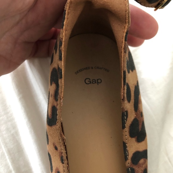 Gap Leopard Flats - Picture 3 of 3